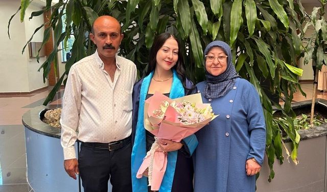Çobanlık yaparken 2 dil öğrendi, üniversiteyi birincilikle bitirdi