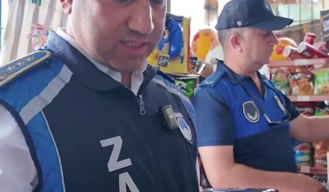 Son kullanma tarihi geçen ürünlerin üzerlerini siyah bantla kapatan işletme sahibi söylediğiyle hayrete düşürdü