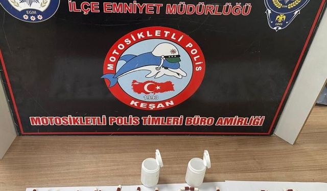 Ehliyetsiz plakasız motosiklet kullanırken üzerinde uyuşturucu çıktı