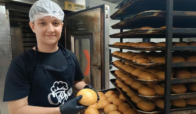 Edirne'de geleceğin fırın ustaları yetişiyor: Liseliler hem üretiyor hem de kazanıyorlar