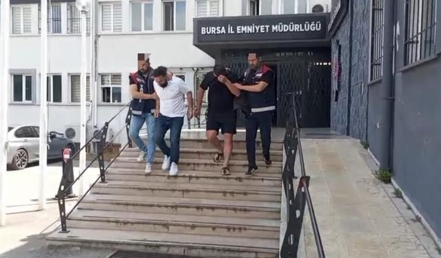 Bursa'da "Yeğenin zor durumda" yalanıyla altın vurgunu: Yaşlı kadını dolandıran 2 şüpheli tutuklandı