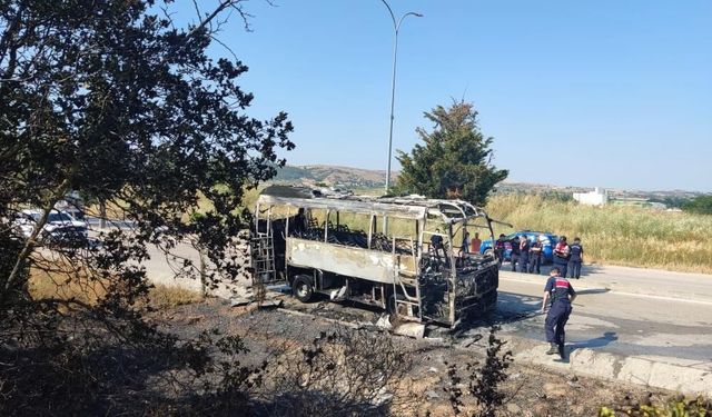 Bursa'da servis otobüsü alevlere teslim oldu