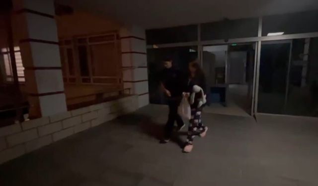 Rüyasında annesinin kendisini boğduğunu gördüğünü öne süren genç kız, annesini öldürdü