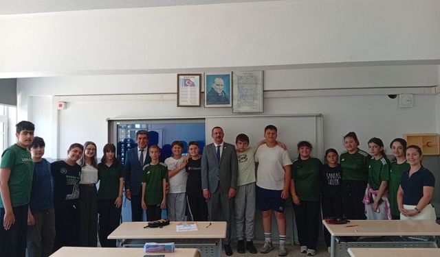 Kaymakam Özderin’den LGS Öncesi Öğrencilere Moral Ziyareti