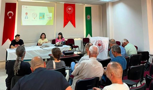 Üreticilere Bitki Koruma Ürünleri Uygulama Eğitimi Verildi