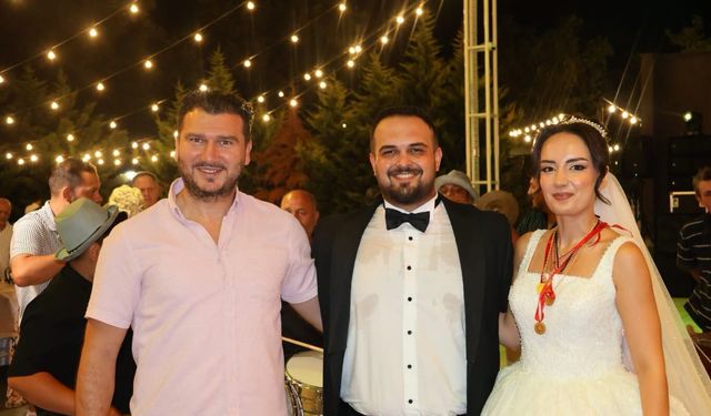 Başkan Yayla İrem ve Tuğberk’in Düğününe Katıldı