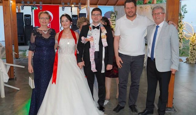 Başkan Talay Aylin ve Uras Uygar’ın Düğününe Katıldı