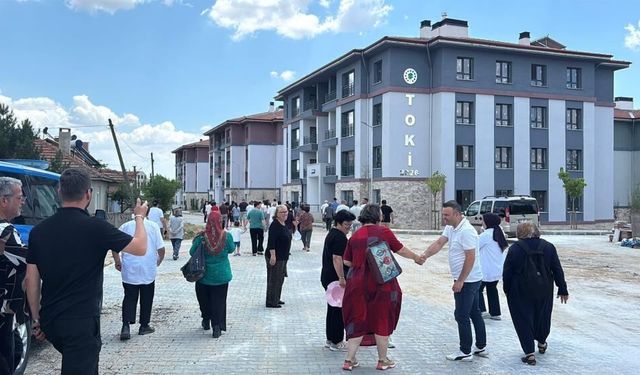 Babaeski'de TOKİ konutlarının anahtar teslim heyecanı yaşandı