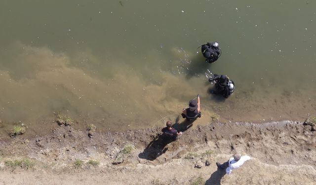 Murat Nehri'nde kaybolan 10 yaşındaki Berat için zamanla yarış sürüyor