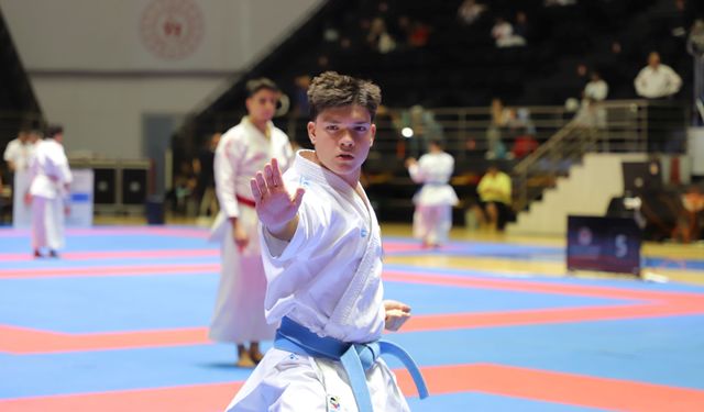 Samsun'da bin 247 karate sporcusunun madalya mücadelesi