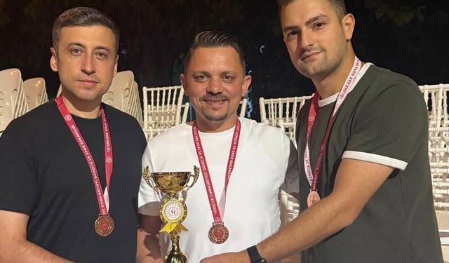 Takım Kupayı Kazandı