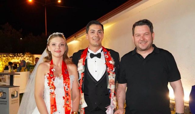 Başkan Talay, Ezgi ve Yusuf Çiftinin Düğününe Katıldı