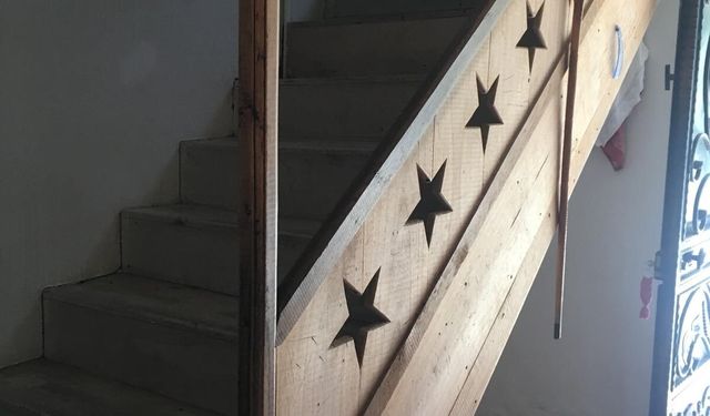 Yıldız Motifli Ahşap Merdivenler Geleneksel Mimarinin İzlerini Taşıyor