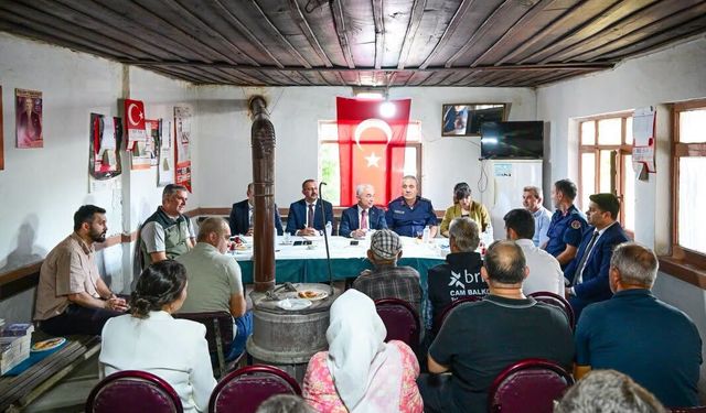 Vali Turan Sarpdere Köyü'nde Vatandaşlarla Buluştu