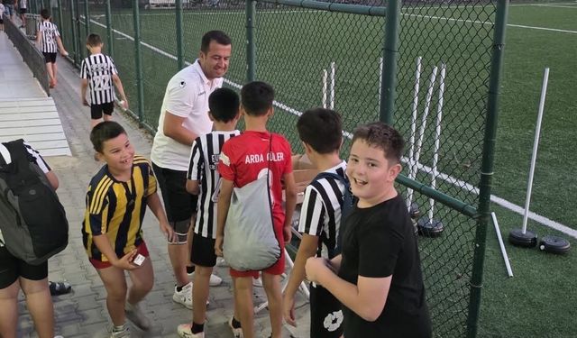 Evrensekiz Evrenspor Yaz Okulu’nda Çocuklara Sürpriz İkram