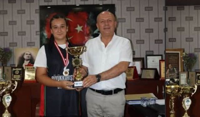 Sporcular Tebrik Edildi
