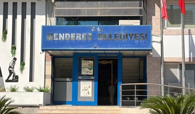 Menderes Belediyesine operasyon: Başkan ve 13 kişi gözaltında