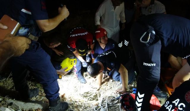 Side Antik Kent'te kuyuya düşen çocuğa nefes kesen kurtarma operasyonu