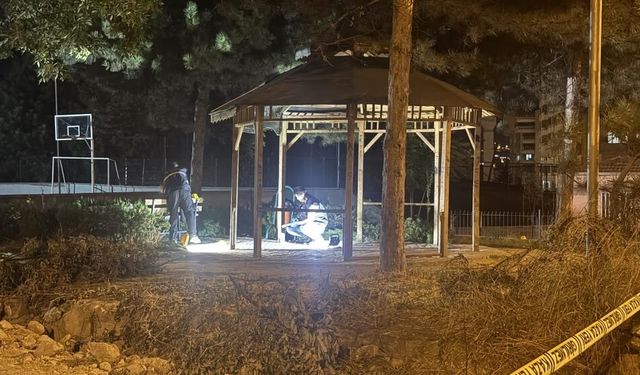 Hırka verme meselesi tartışmaya döndü: Arkadaşını 3 yerinden bıçakladı