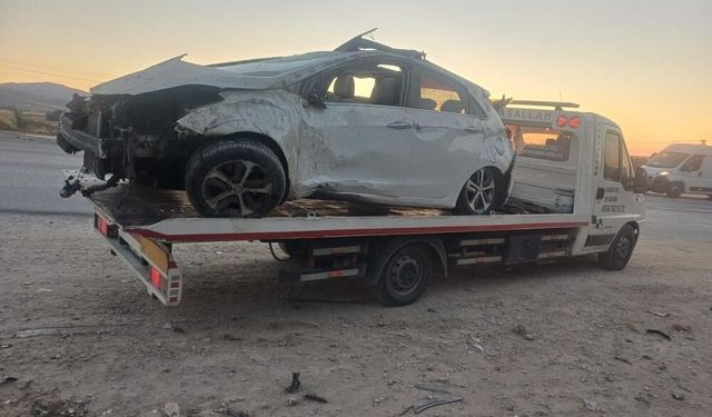 Ankara’da kontrolünü kaybeden otomobil yoldan çıktı: 1 ölü, 1 yaralı