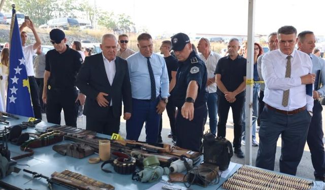 Kosova’da toplu mezarların yakınında çok sayıda silah ve mühimmat bulundu