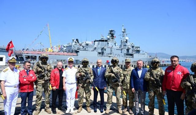 Ulaştırma ve Altyapı Bakanı Uraloğlu, TEKNOFEST Mavi Vatan'ı ziyaret etti