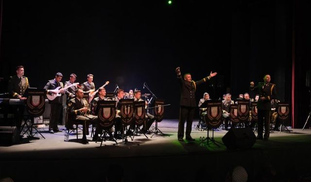 Erzurum’da festivalin ritmi sanatla tutuldu