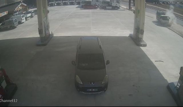 Kamyonet tadilatta olan benzinliğe uçtu