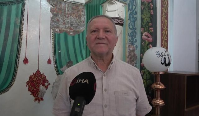 Tarihi camide sıvalar aktı 550 yıllık tarih ortaya çıktı