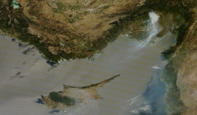 Adana'daki orman yangını uydudan bile görünüyor