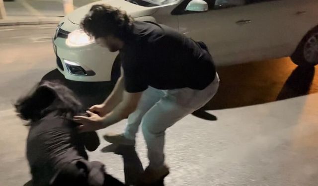 Ters yola girdi, ortalığı birbirine kattı: Gazetecilere tükürdü, polis aracına saldırdı