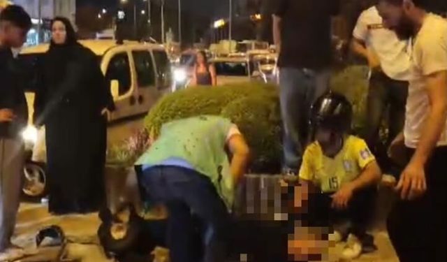 Kırmızı ışıkta geçen motosiklete otomobil çarptı: 1 ölü, 1 yaralı