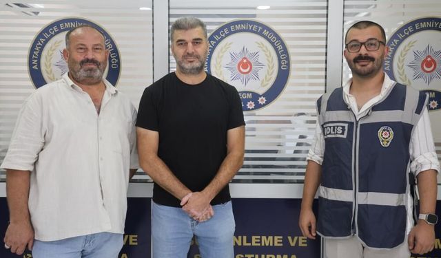 Yola düşürdüğü altın dolu keseyi kadın alıp götürdü, polis 2 saatte yakaladı: O anlar kamerada