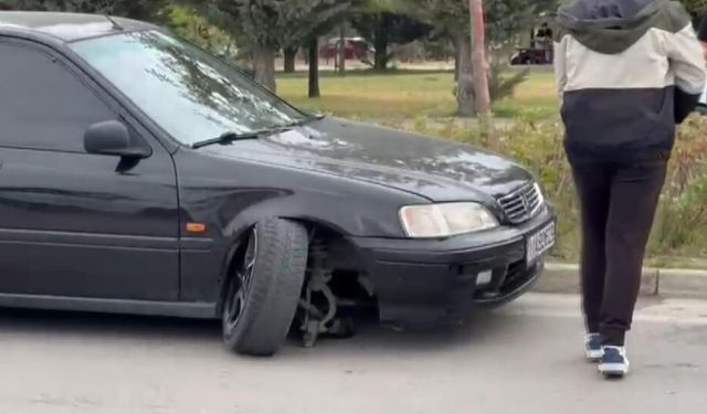Ön tekeri kırılan otomobilin sürücüsü sinir krizi geçirdi