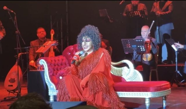 Kuşadası'nda yuhalanmıştı, olaylı konserin ardından Bursa'da sahne aldı