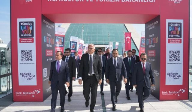 Bakan Ersoy başkentte startı verdi, Ankara kültür yolu festivali başladı