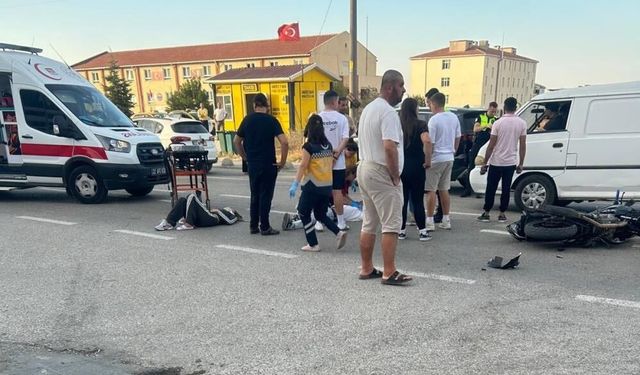Keşan'da otomobil ile motosiklet çarpıştı: 2 yaralı