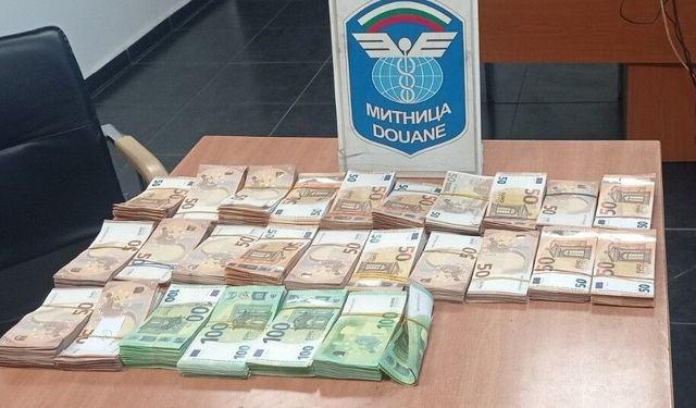 Sınırda 81 bin 385 euro ve 19 bin 750 dolar ele geçirildi