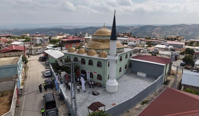Asrın felaketinin ardından Hatay'da inşa edilen 135'inci cami ibadete açıldı