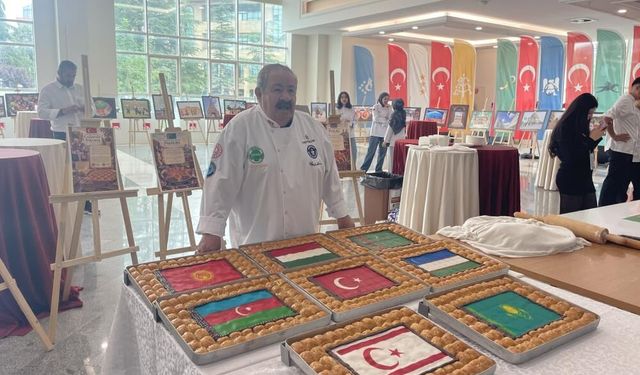 Türk baklavasını ‘baklavaki' isminden kurtarmak için dünyanın en büyük baklavasını yaptı