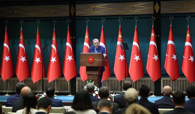 Cumhurbaşkanı Erdoğan: "Finansal sistemimize sirayet etmiş herhangi bir risk mevzubahis değildir"
