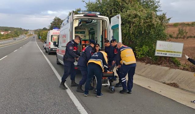 Malkara-Keşan yolunda kamyonet menfeze çarptı: 2 yaralı