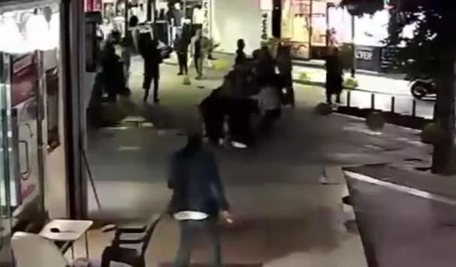 Kocaeli'de anne ve kızını cadde ortasında darbettiler