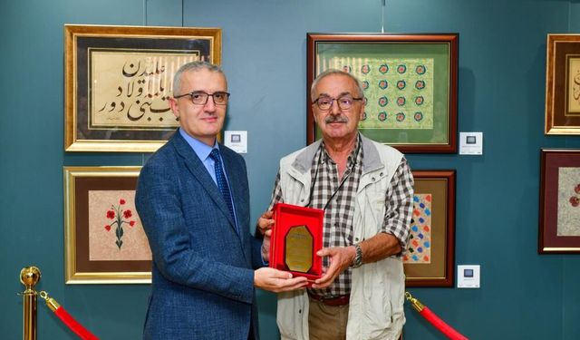 Esenyurt’ta Ebru sanatının incelikleri sanatseverlerle buluştu