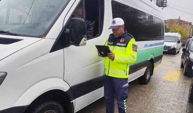 Hayrabolu'da jandarmadan okul servislerine sıkı denetim