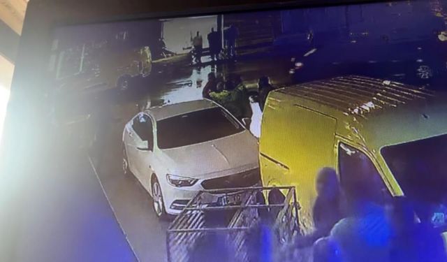 Park halindeki araca çarptı, ihbara gelen polise kafa attı: Alkollü sürücü gözaltına alındı