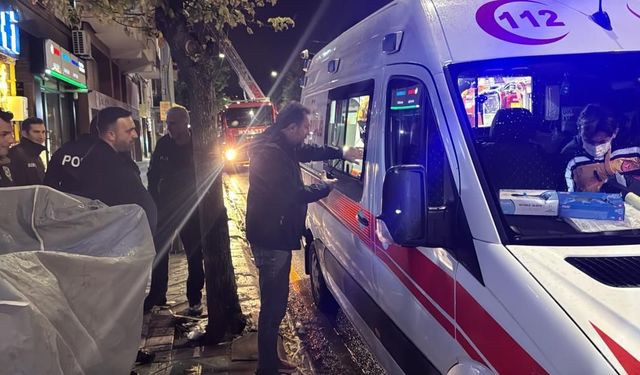 Alkollü şekilde ocağa makarna koyup uyuyakaldı, kendisini yangından kurtaran ekiplere "Borcum ne kadar?" diye sordu