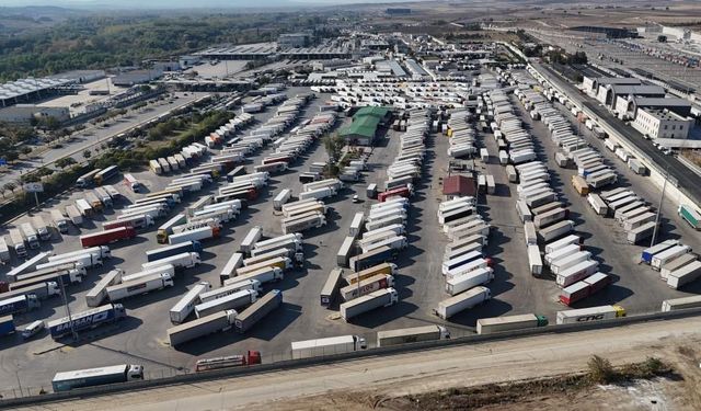 Kapıkule'de tır şoförlerinden tepki: Vize engeli ve uzun kuyruklar taşımacılığı aksatıyor