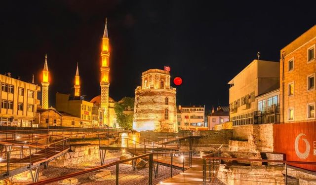 Bakan Ersoy, Edirne’nin tarihe açılan kulesini inceledi