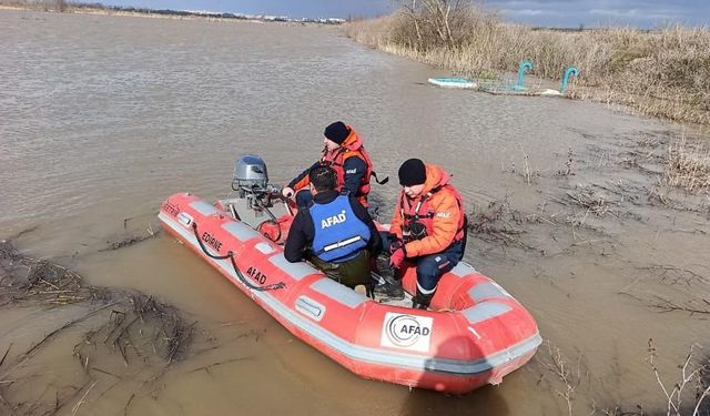 Meriç Nehri’nde adada mahsur kalan 11 düzensiz göçmen kurtarıldı
